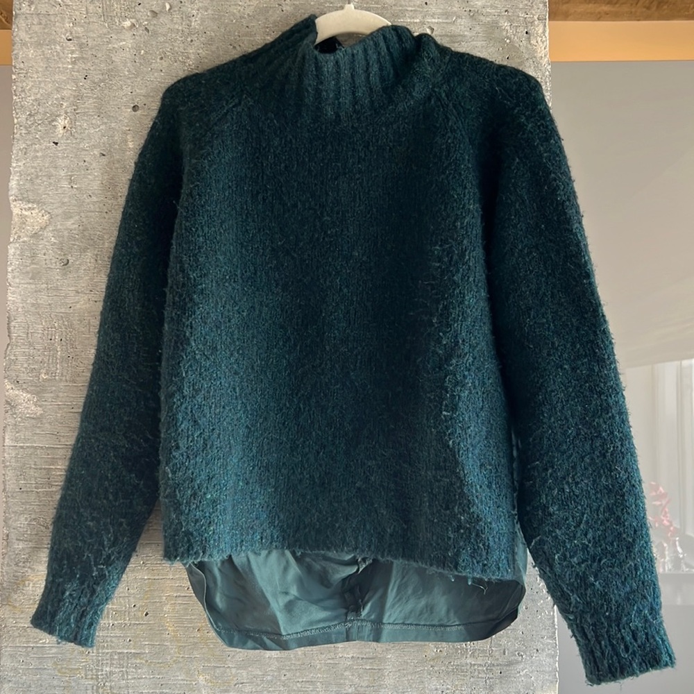 Club Monaco Italian yarn forest green sweater size small